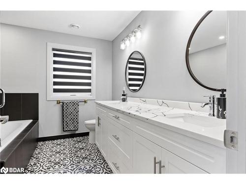 3009 Mcrobbie Crescent, Windsor, ON - Indoor Photo Showing Bathroom