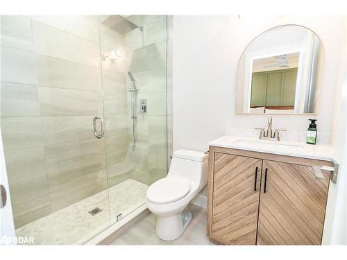 1060 Belle Aire Beach Road, Innisfil, ON - Indoor Photo Showing Bathroom