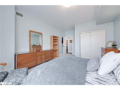 307-720 Yonge Street Street, Barrie, ON - Indoor Photo Showing Bedroom