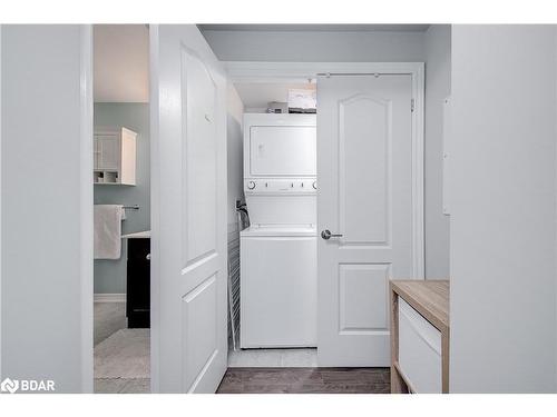 307-720 Yonge Street Street, Barrie, ON - Indoor Photo Showing Laundry Room