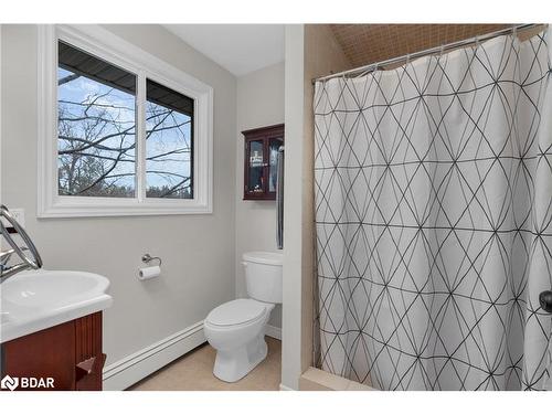 9 Doran Road, Springwater, ON - Indoor Photo Showing Bathroom