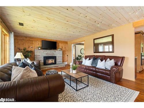 51 Sugarbush Trail, Fenelon Falls, ON - Indoor Photo Showing Living Room With Fireplace
