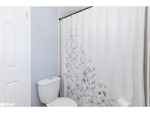 19 Loggers Run, Barrie, ON - Indoor Photo Showing Bathroom