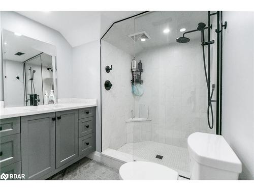 68 Eugenia Street, Barrie, ON - Indoor Photo Showing Bathroom