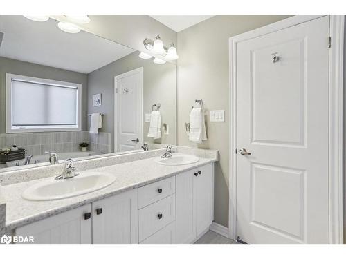 19 Doctor Archer Drive, Port Perry, ON - Indoor Photo Showing Bathroom