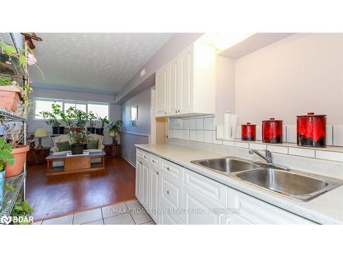 181 Little Avenue, Barrie, ON - Indoor Photo Showing Kitchen With Double Sink