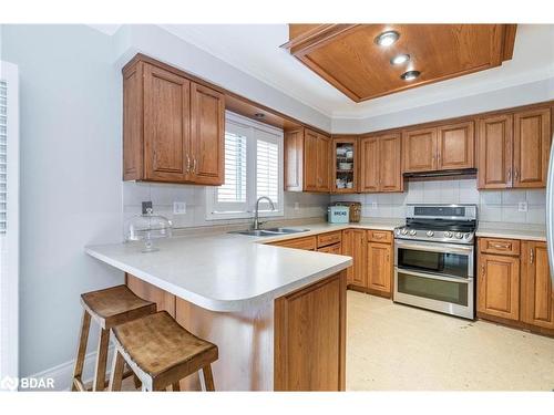 136 Park Drive, Stouffville, ON - Indoor Photo Showing Kitchen With Double Sink