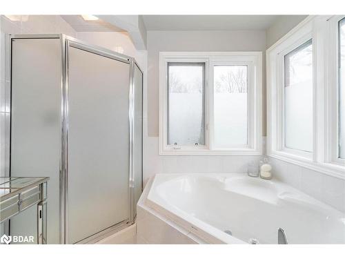 136 Park Drive, Stouffville, ON - Indoor Photo Showing Bathroom