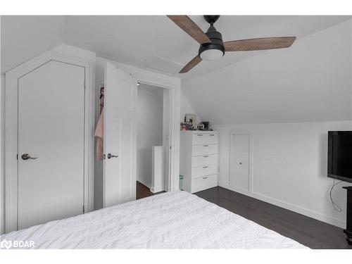 48 Ninth Street, Collingwood, ON - Indoor Photo Showing Bedroom