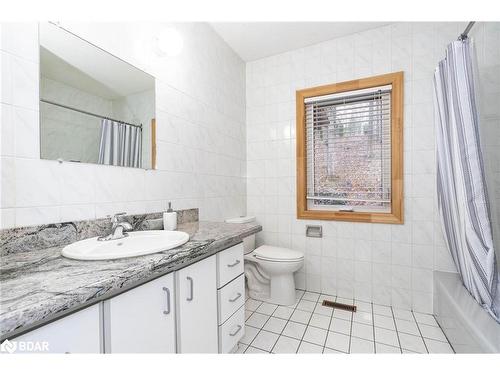 1 Blue Jay Court, Tiny, ON - Indoor Photo Showing Bathroom