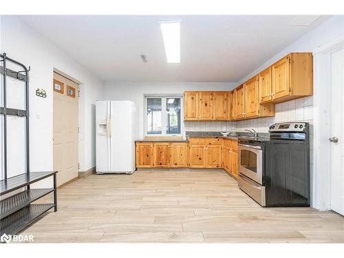 1 Blue Jay Court, Tiny, ON - Indoor Photo Showing Kitchen