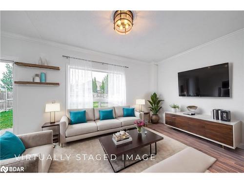 26 Truax Crescent, Angus, ON - Indoor Photo Showing Living Room