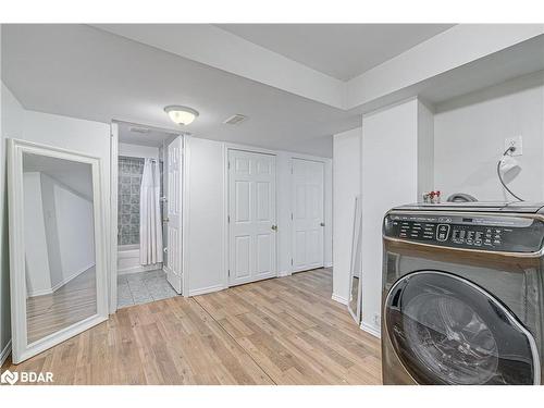 26 Truax Crescent, Angus, ON - Indoor Photo Showing Laundry Room