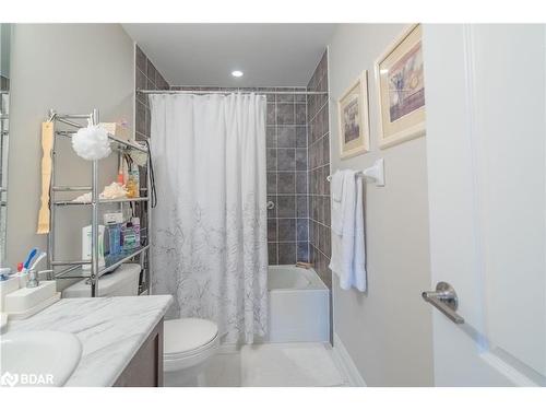 206-100 Dean Avenue, Barrie, ON - Indoor Photo Showing Bathroom