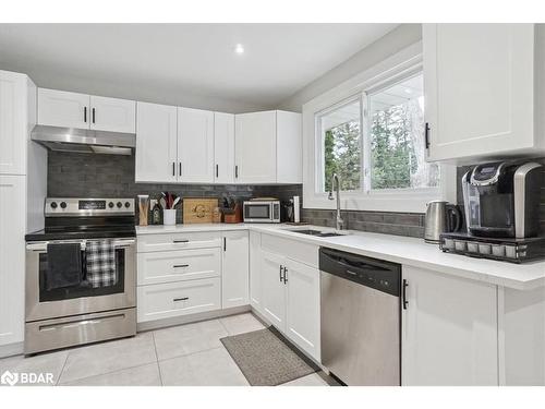 241 Oak Street, Clearview, ON - Indoor Photo Showing Kitchen