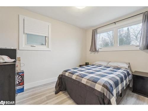 241 Oak Street, Clearview, ON - Indoor Photo Showing Bedroom