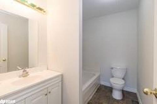 Upper-24 Fifth Street, Midland, ON - Indoor Photo Showing Bathroom