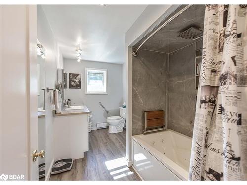 1057 Springdale Shores Road, Bracebridge, ON - Indoor Photo Showing Bathroom