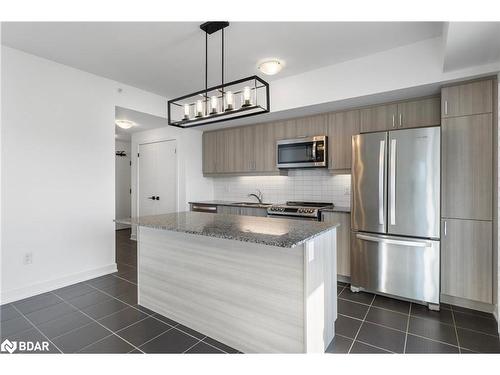 414-5 Chef Lane, Barrie, ON - Indoor Photo Showing Kitchen With Stainless Steel Kitchen With Upgraded Kitchen