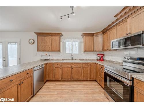 1524 Mount Stephen Road, Coldwater, ON - Indoor Photo Showing Kitchen