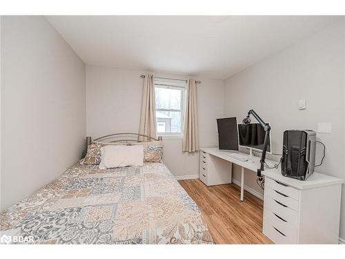 1524 Mount Stephen Road, Coldwater, ON - Indoor Photo Showing Bedroom