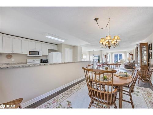 59 Riverdale Drive, Wasaga Beach, ON - Indoor Photo Showing Dining Room