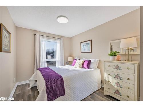 59 Riverdale Drive, Wasaga Beach, ON - Indoor Photo Showing Bedroom