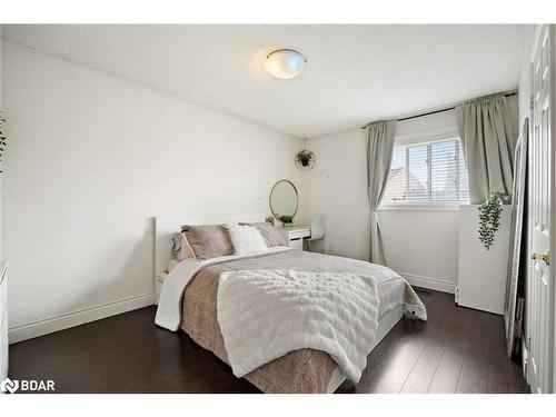 124 Sunforest Drive, Brampton, ON - Indoor Photo Showing Bedroom