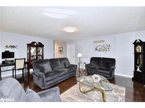 21 Old Trafford Drive, Hastings, ON - Indoor Photo Showing Living Room