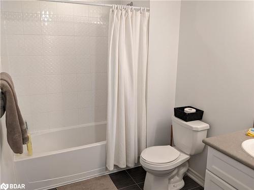 414-720 Yonge Street, Barrie, ON - Indoor Photo Showing Bathroom
