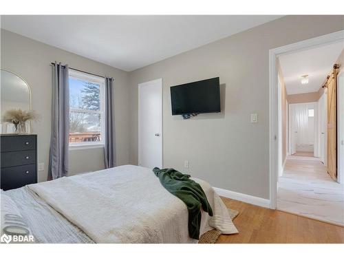 145 Cook Street, Barrie, ON - Indoor Photo Showing Bedroom