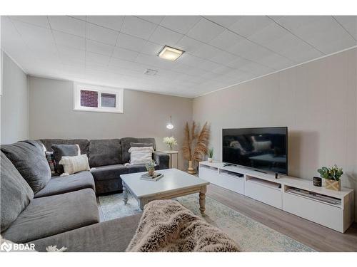 145 Cook Street, Barrie, ON - Indoor Photo Showing Living Room