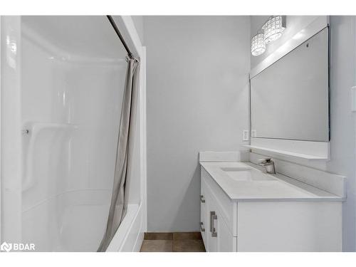 3 Logan Court, Barrie, ON - Indoor Photo Showing Bathroom