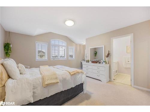 124 Sun King Crescent, Barrie, ON - Indoor Photo Showing Bedroom
