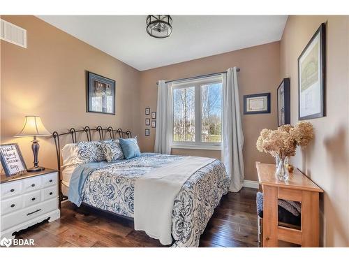 7 Whitetail Drive, New Lowell, ON - Indoor Photo Showing Bedroom