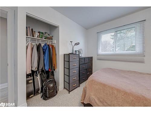 220 Pine Drive, Barrie, ON - Indoor Photo Showing Bedroom
