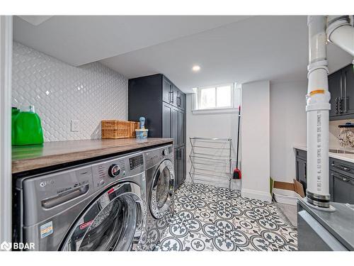 220 Pine Drive, Barrie, ON - Indoor Photo Showing Laundry Room