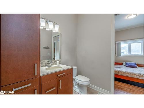 392 Cox Mill Road, Barrie, ON - Indoor Photo Showing Bathroom