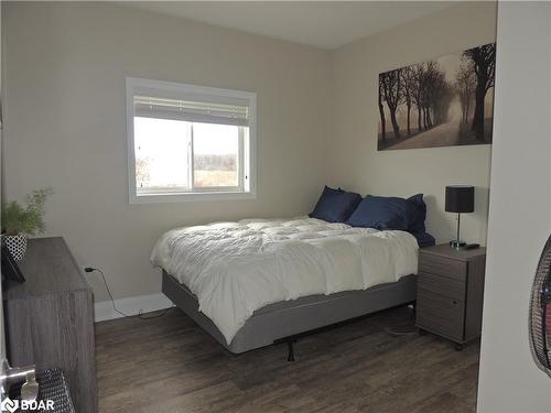 3937 Wood Avenue Avenue, Severn, ON - Indoor Photo Showing Bedroom