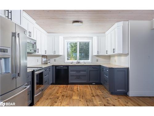 1029 Magenta Trail, Minden, ON - Indoor Photo Showing Kitchen