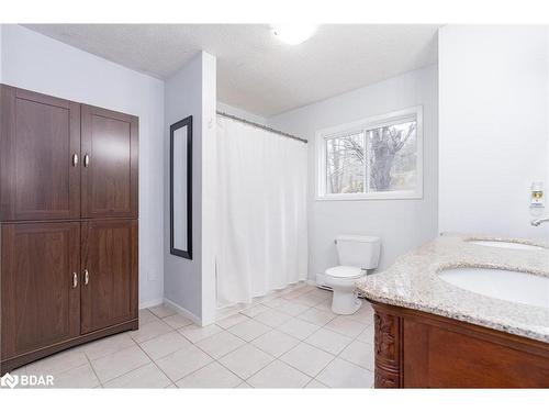 949 Raymond Road, Muskoka Lakes, ON - Indoor Photo Showing Bathroom