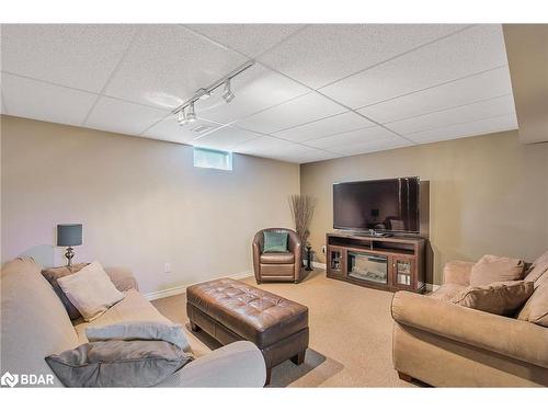 60 Red Oak Drive, Barrie, ON - Indoor Photo Showing Basement