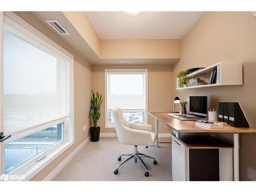 617-4 Spice Way Way, Barrie, ON - Indoor Photo Showing Office