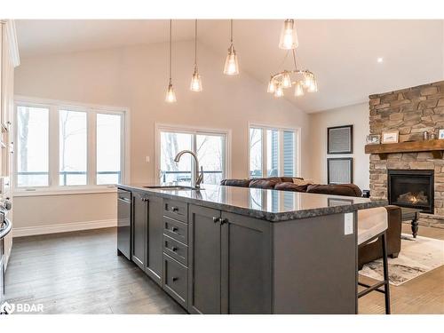 1753 Glen Echo Ridge, Waubaushene, ON - Indoor Photo Showing Kitchen With Upgraded Kitchen