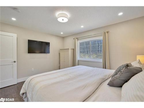 19 Sugarbush Road, Coldwater, ON - Indoor Photo Showing Bedroom