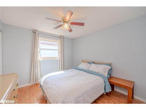 34 Arthur Avenue, Barrie, ON - Indoor Photo Showing Bedroom