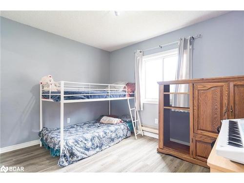F2-171 Edgehill Drive, Barrie, ON - Indoor Photo Showing Bedroom