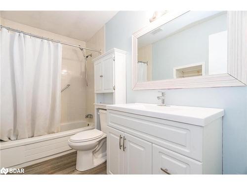 F2-171 Edgehill Drive, Barrie, ON - Indoor Photo Showing Bathroom