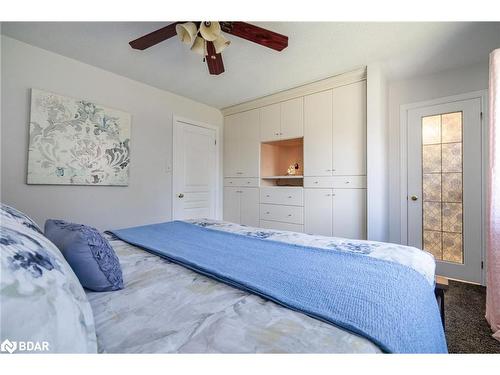 26 Hickory Lane, Oro-Medonte, ON - Indoor Photo Showing Bedroom