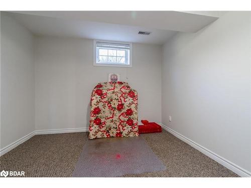 26 Hickory Lane, Oro-Medonte, ON - Indoor Photo Showing Other Room